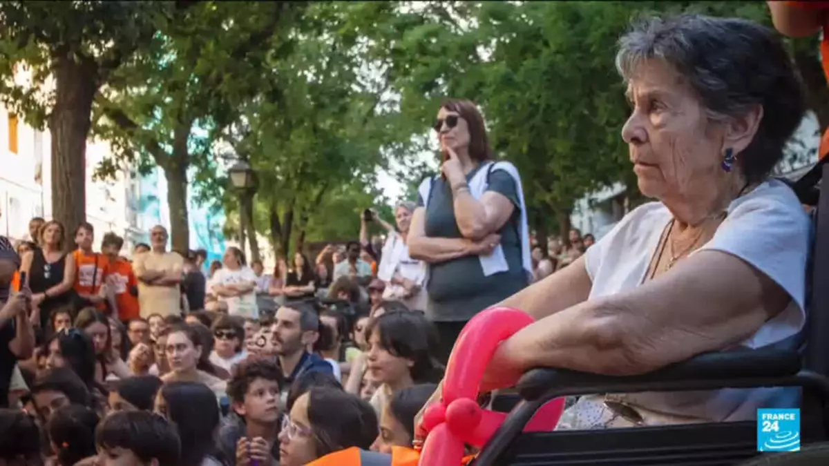 Madrid mourns evicted retiree, 'icon' of Spain housing protests