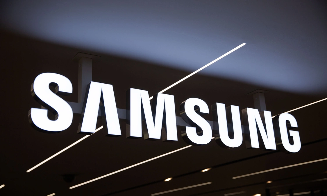 Markets Watch Upcoming Samsung Earnings for Signs of Cooling AI Demand