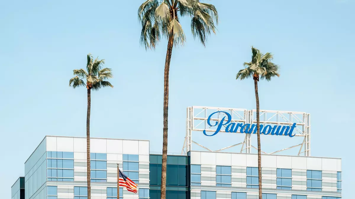 Paramount–Warner Bros. Deal: What Hollywood Can Learn From a 200-Employee RV Acquisition in Indiana