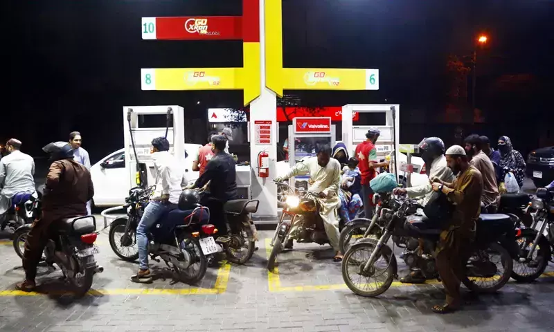 Petrol price up by Rs1.19 per litre, high-speed diesel's down by Rs1.91 in latest revision