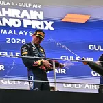 Verstappen continues resurgence with pole for Singapore sprint