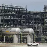 Africa’s richest man draws refinery IPO subscriptions from 51 African countries as investors from over 90 nations seek a stake