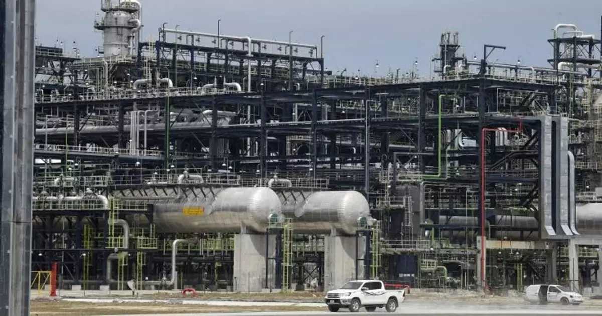 Africa’s richest man draws refinery IPO subscriptions from 51 African countries as investors from over 90 nations seek a stake
