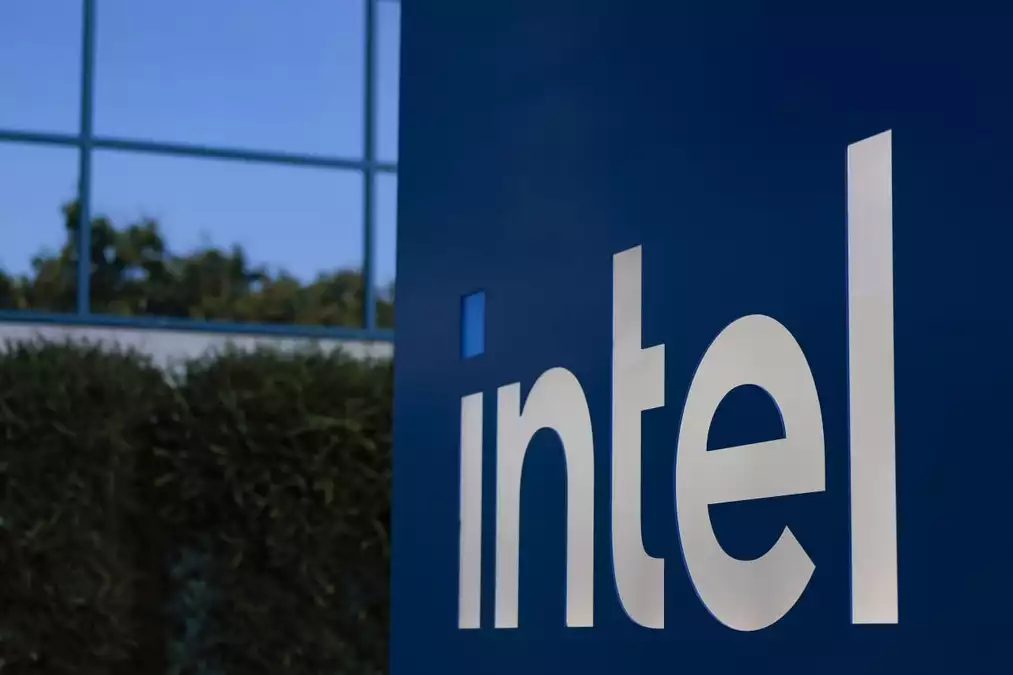 Why a former Intel skeptic is giving up his negative call on the stock after four years