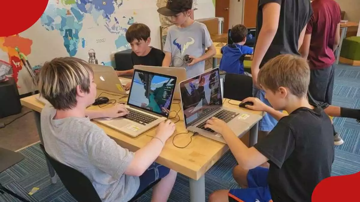Inside the Chicago School Where AI Teaches Core Subjects and Adults Act as ‘Guides’