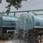 Taps run dry in Karachi's Clifton, Defence as official tanker service faces delays