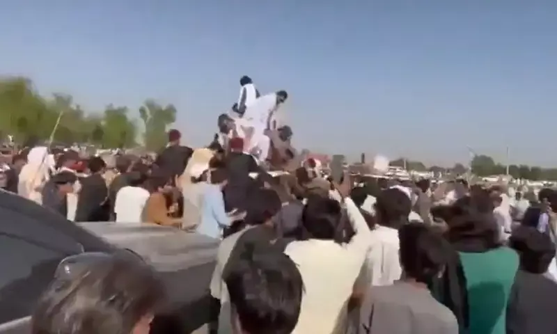 Long march: KP CM Afridi reaches Lakki Marwat to lead PTI march on Islamabad
