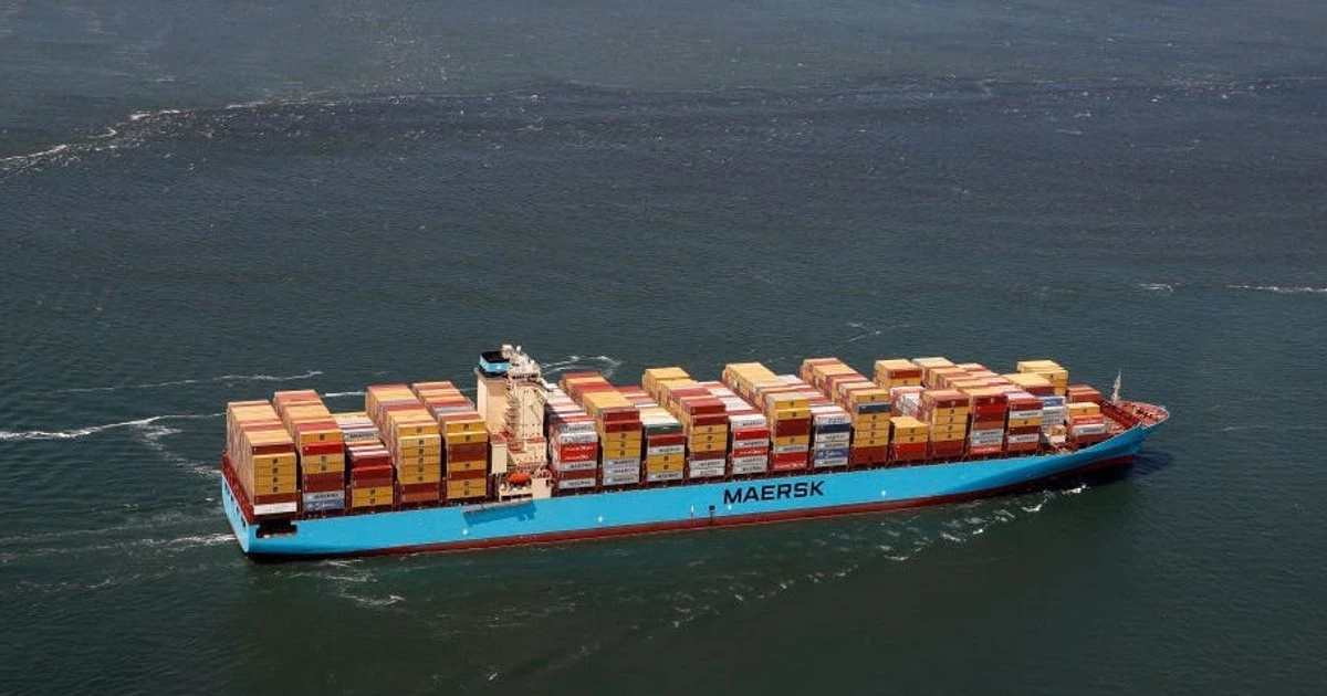 Cargo ship carrying over 2,500 containers sinks after reported naval mine explosion near Strait of Hormuz