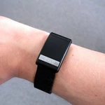 Qalo SL-1 review: A barebones smart band that's priced like a flagship
