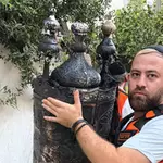 United Hatzalah volunteers rescue Torah scrolls from Jerusalem synagogue fire