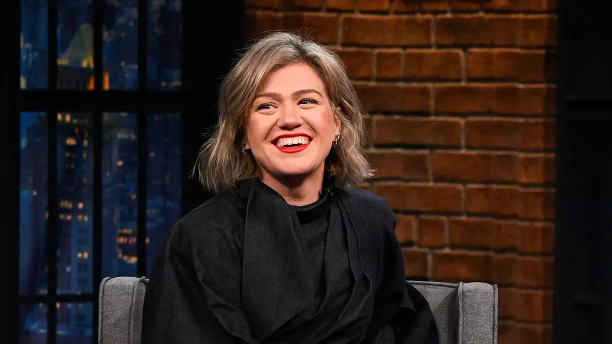 Kelly Clarkson’s ‘Pretty Woman’ Complaint Put a Small Business on Blast. Then the Story Changed