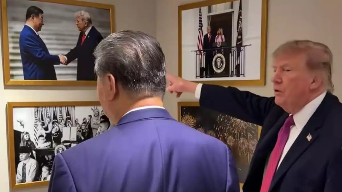 Xi has left Washington, but remains in Trump’s photos on White House walls