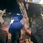 China orders 'all-out' rescue after Tibet quake kills 16