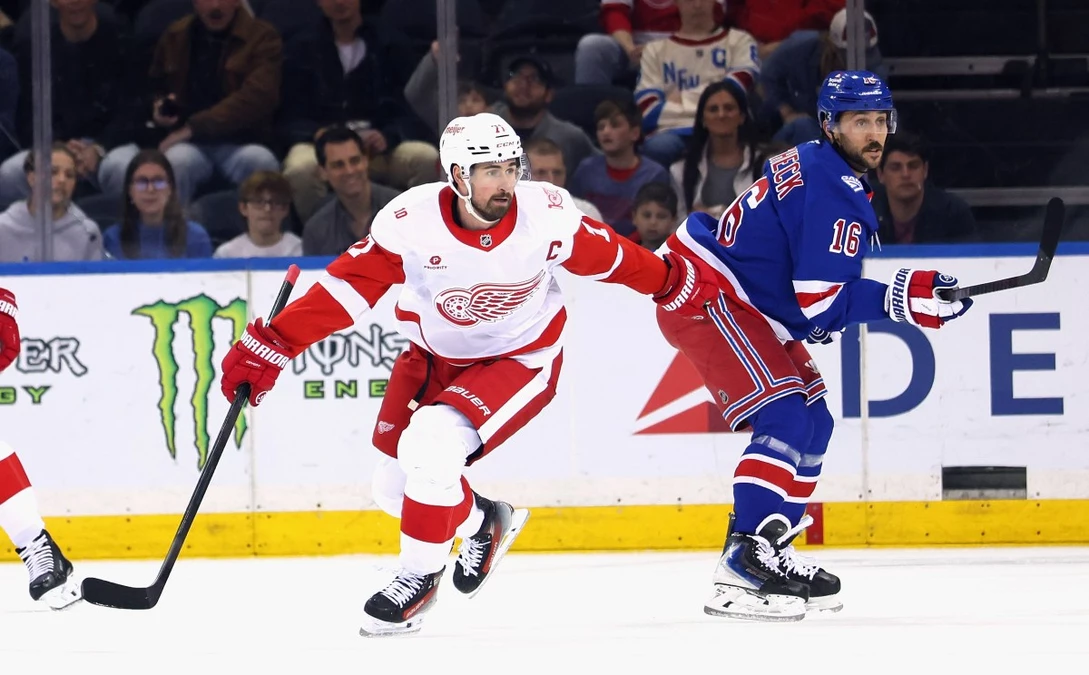 
				Dylan Larkin Loudly Booed by Red Wings Fans Amid Trade Request Drama
			