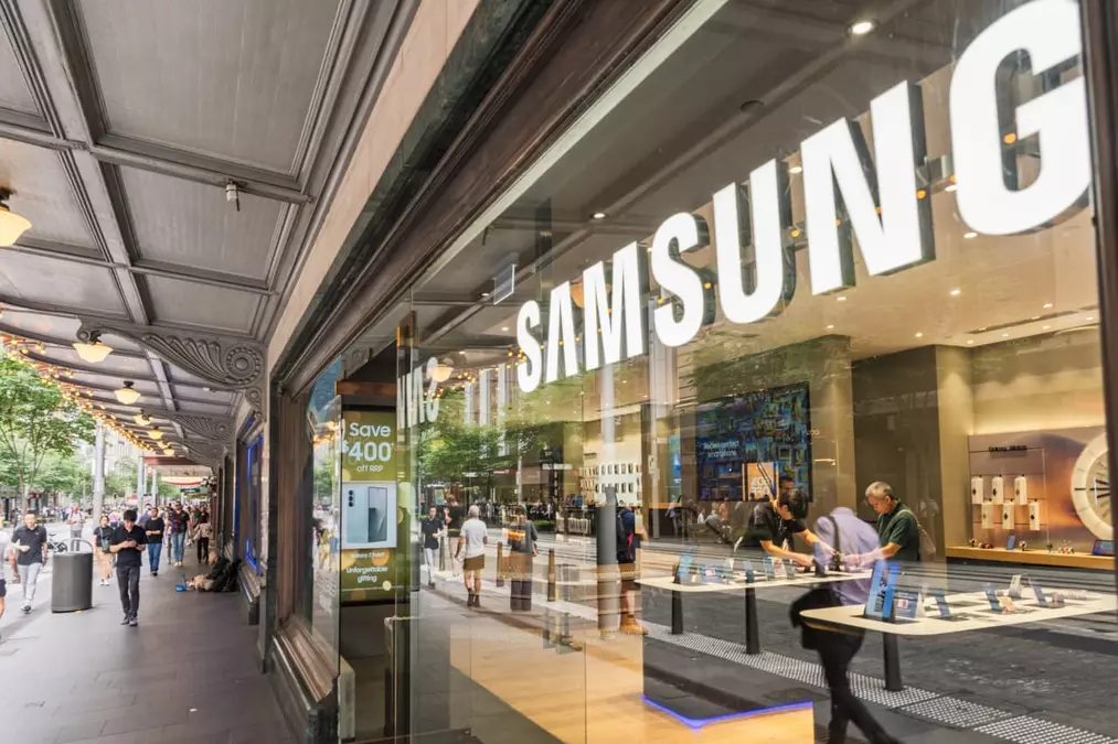 Samsung just did something no tech company has ever done, and investors still aren’t satisfied
