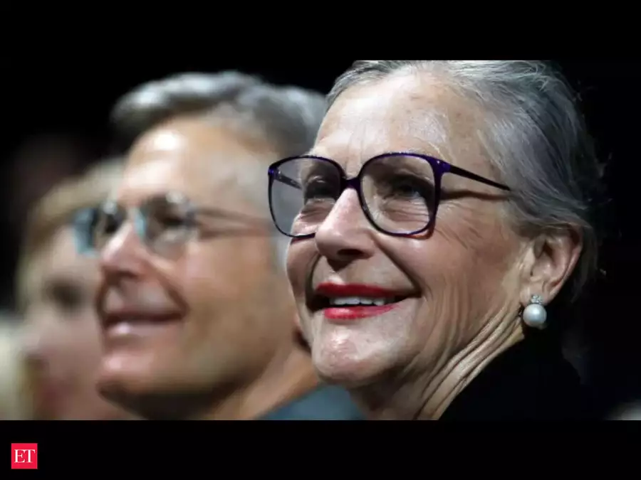 How Alice Walton got $33B richer without owning co. 