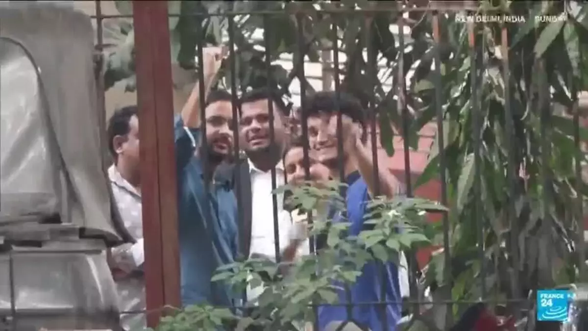 Protesters seeking India election chief's ouster detained, as 'cockroach' leaders released