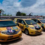 [ICYMI] 2027: Music star D’Banj surprises Osun politician with campaign vehicles