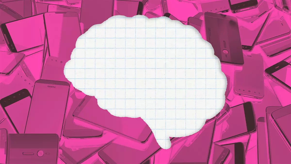 A New Study Reveals Why Relying on Your Phone to Remember Things Is a Bad Idea