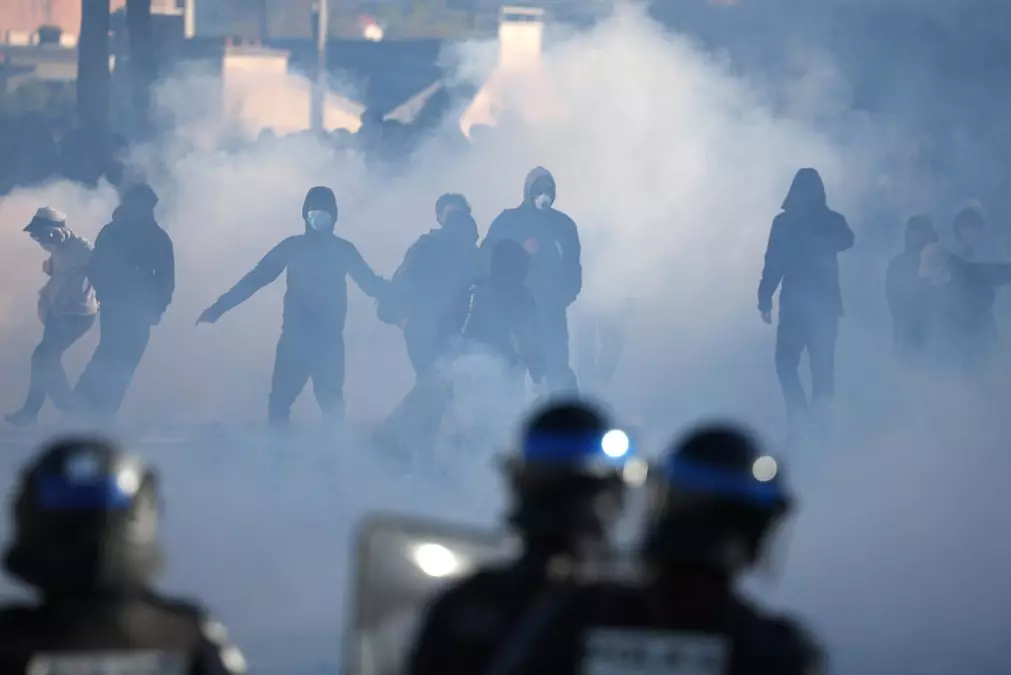 New rallies urged in France as protests disrupt over 730 schools