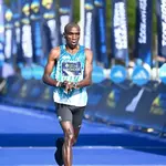 Kenyan great Kipchoge wins first marathon in three years