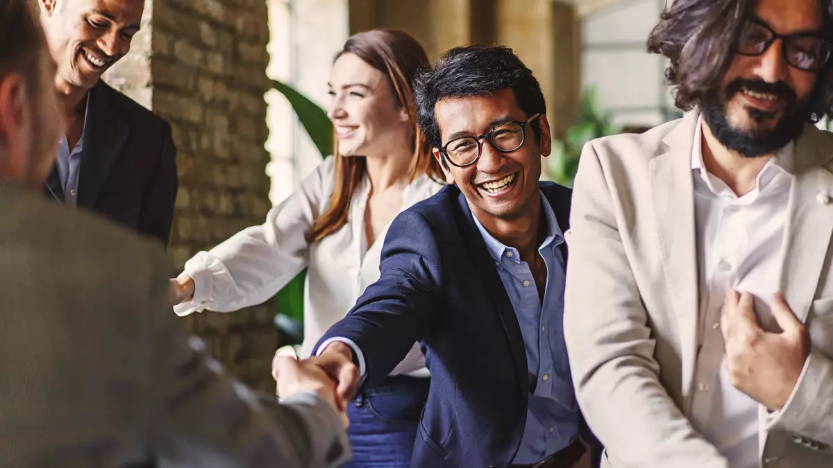 A Hollywood Producer Turned Career Coach Says 3 Simple Words Will Help You Build True Connections