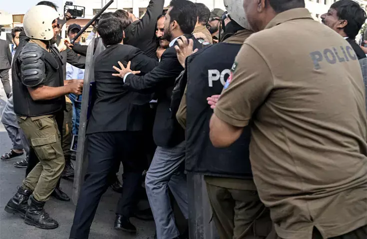 Legal fraternity rails against emergency proclamation in Khyber Pakhtunkhwa
