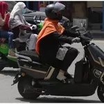 Man held for torturing female scooty rider in Lahore