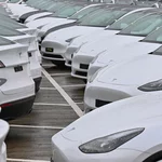 Tesla sustains its EV sales momentum despite US troubles