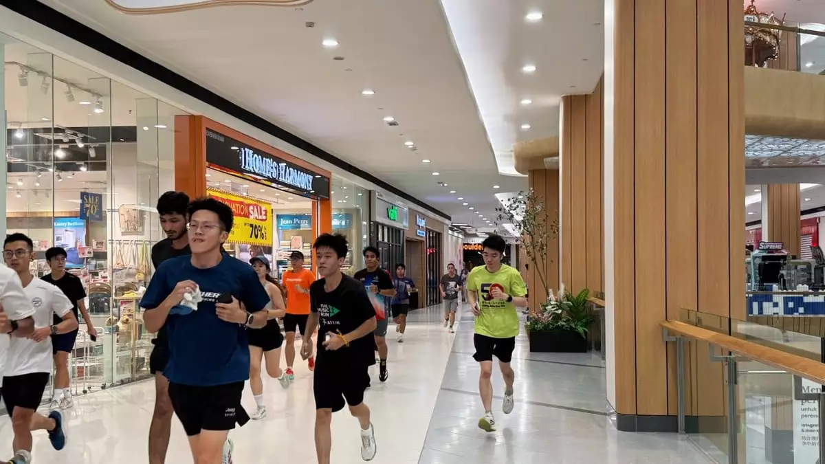 Haze forces Malaysian fitness groups to swap outdoor runs for shopping mall laps