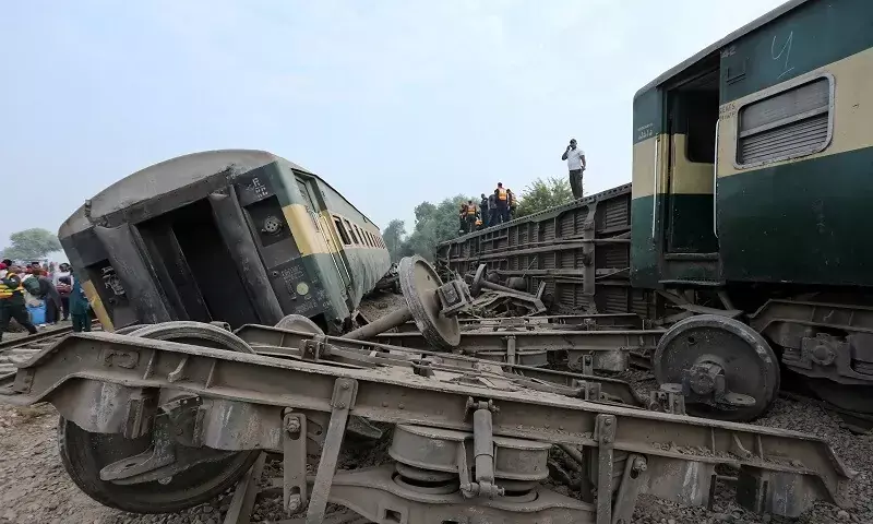 5 killed, several injured as Peshawar-bound train derails in Punjab's Multan district