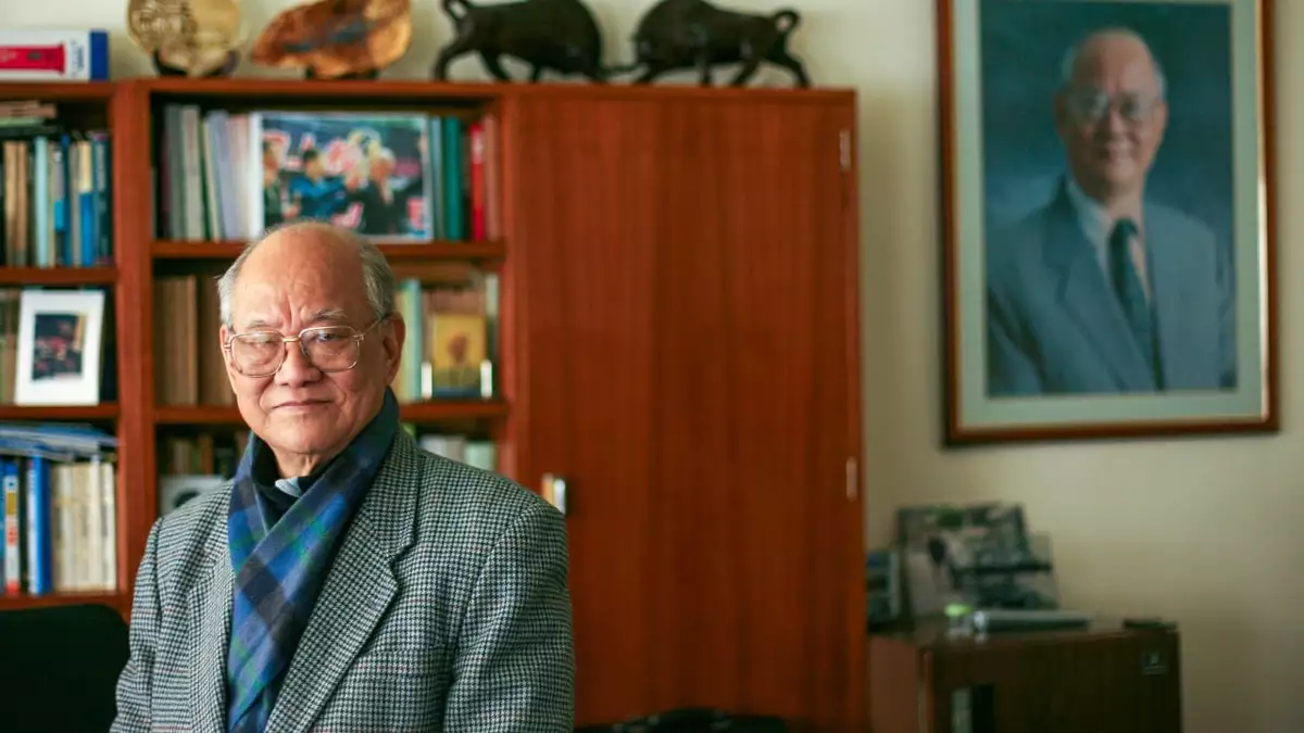 Influential leftist educator Ng Hon-mun dies aged 100