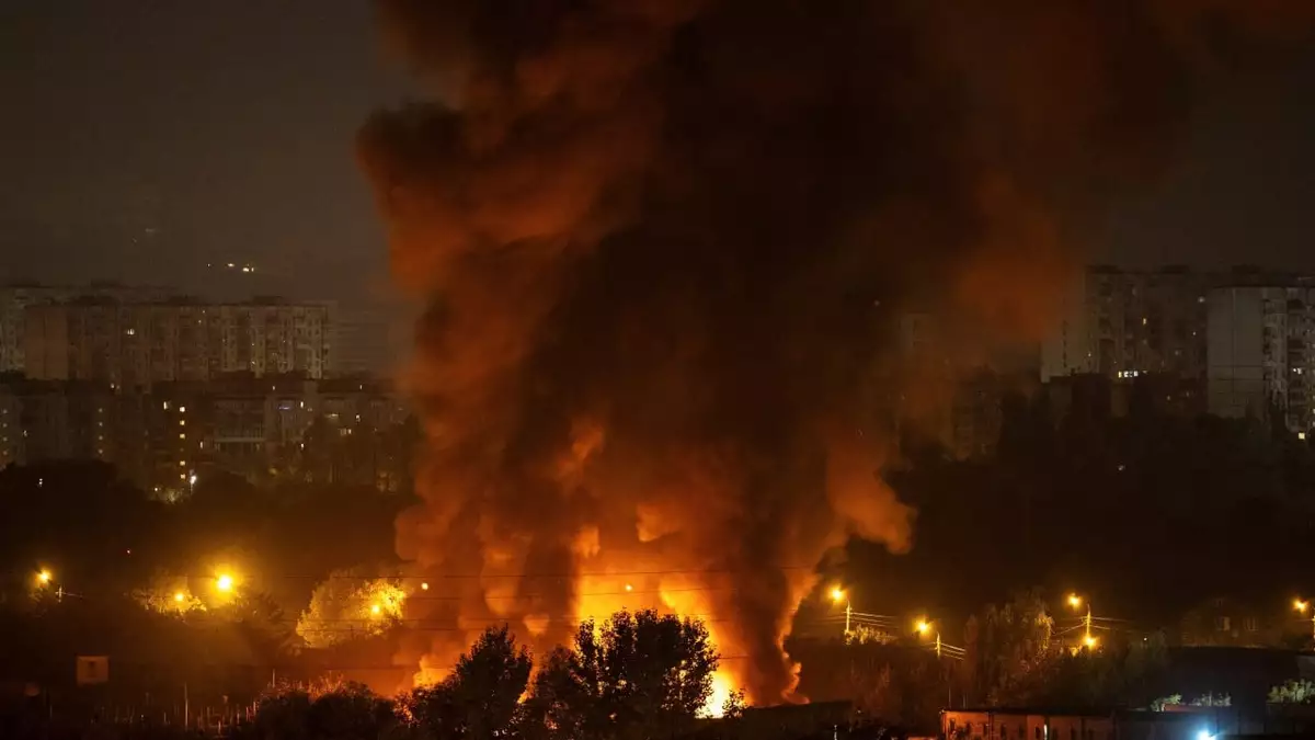 Russian barrage hits Kyiv hours after Zelensky warns of impending attack