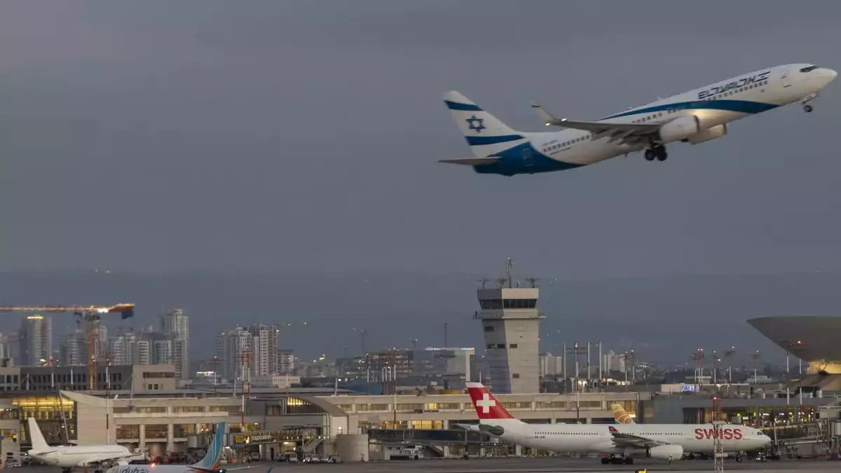 Why four pilots were aboard flydubai flight when the attempted hijacking began - exclusive