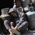 Houthi attack kills 53 at Yemen government training camp