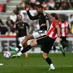 Haaland stars in Man City win as Liverpool beat Brentford