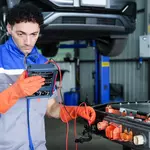 High-tech vehicles are driving up auto repair costs for shops and consumers