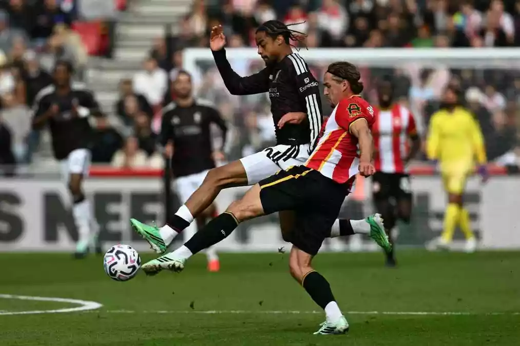 Haaland stars in Man City win as Liverpool beat Brentford