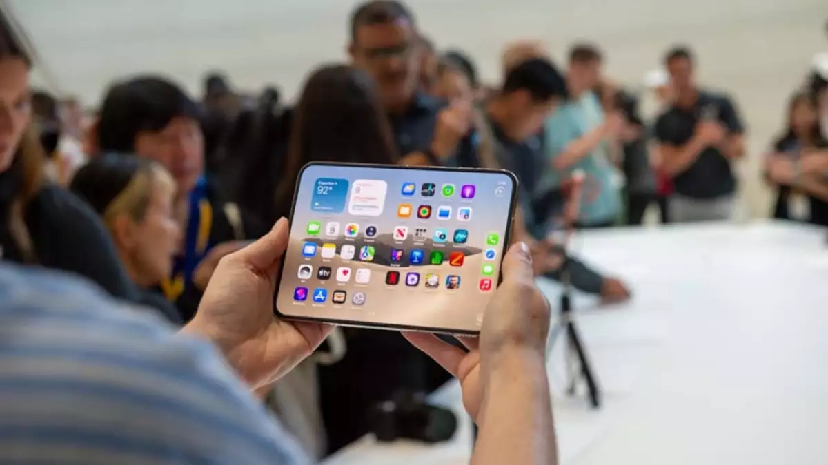 Police receive over 100 reports about credit card charges for iPhone Duo pre-orders