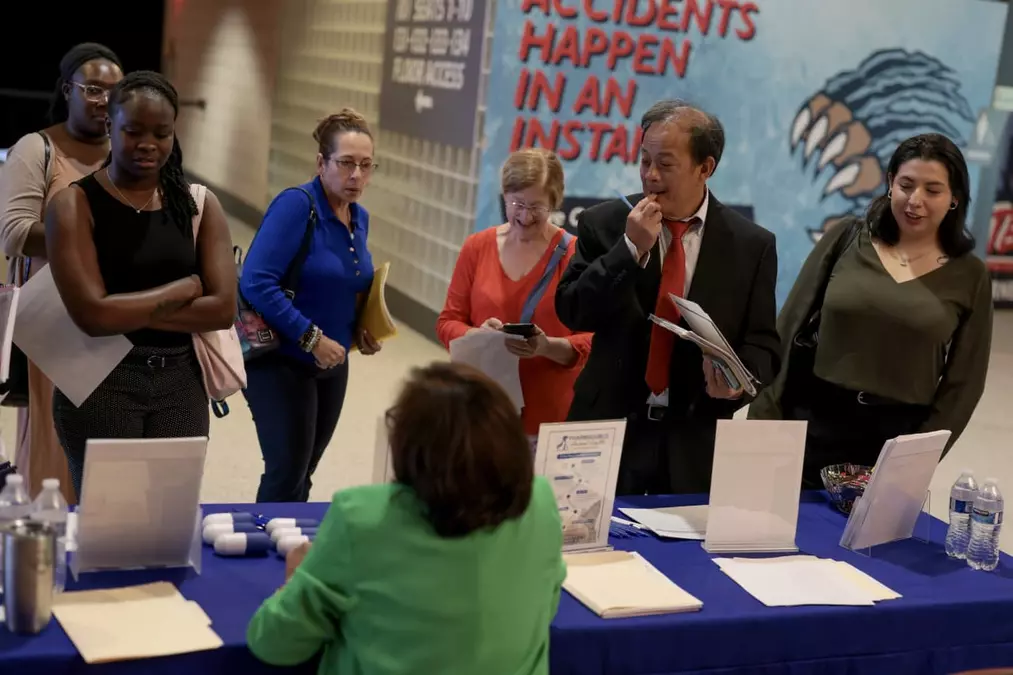 The best industry to change jobs to get paid more money — and the worst