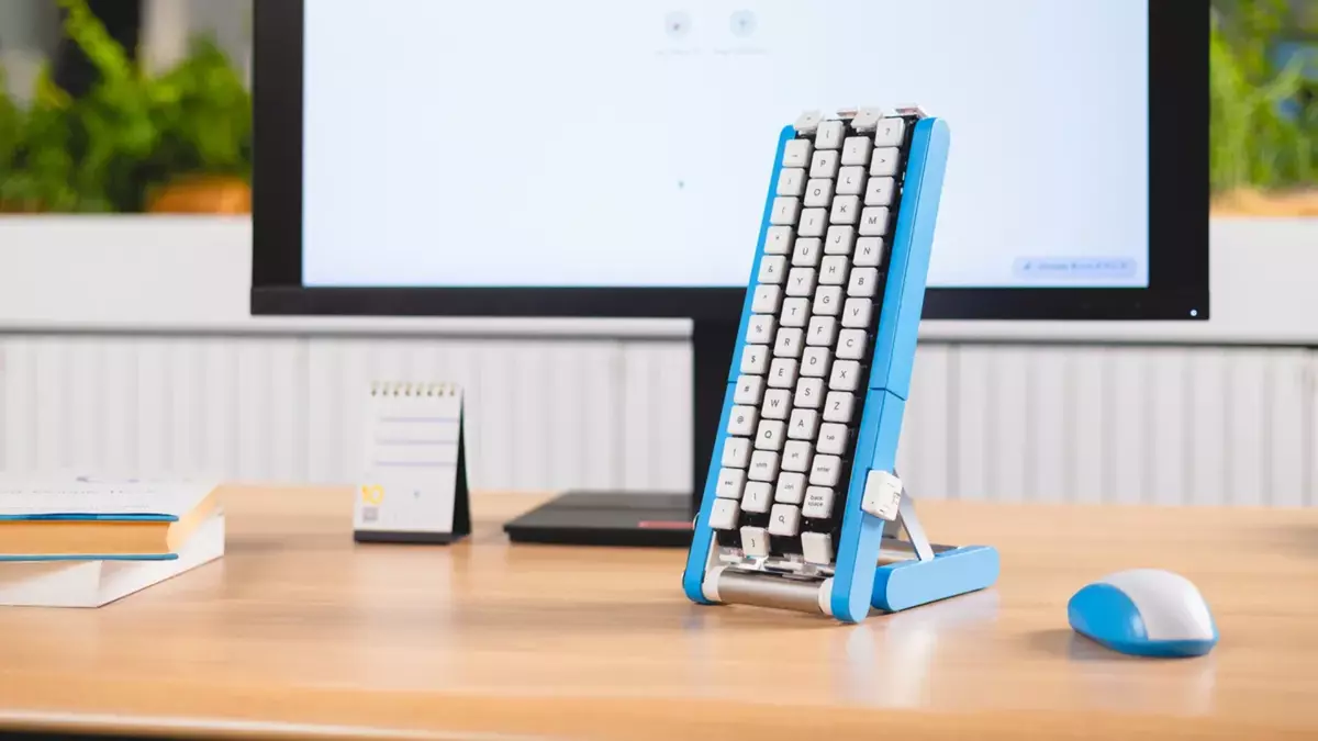 Google Japan shows off conveyor-belt keyboard with keys that move to fingers