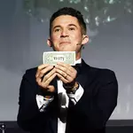 Your Phone Taught You to Trust Nothing. Justin Willman Fills Theaters by Fooling You Honestly