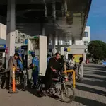 Govt raises petrol price by Rs1.20 per litre, reduces high-speed diesel rate by Re0.17 per litre