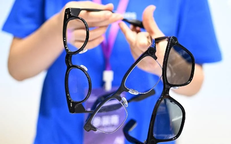EU watchdog says smart glasses must give 'clear warnings' when recording