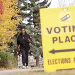 Alberta votes to remain part of Canada