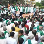 Farmers take out tractor rally in Dharwad seeking drought relief measures