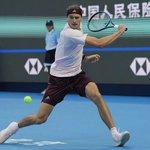 Zverev thrashes Shang to set up Djokovic quarter-final at China Open