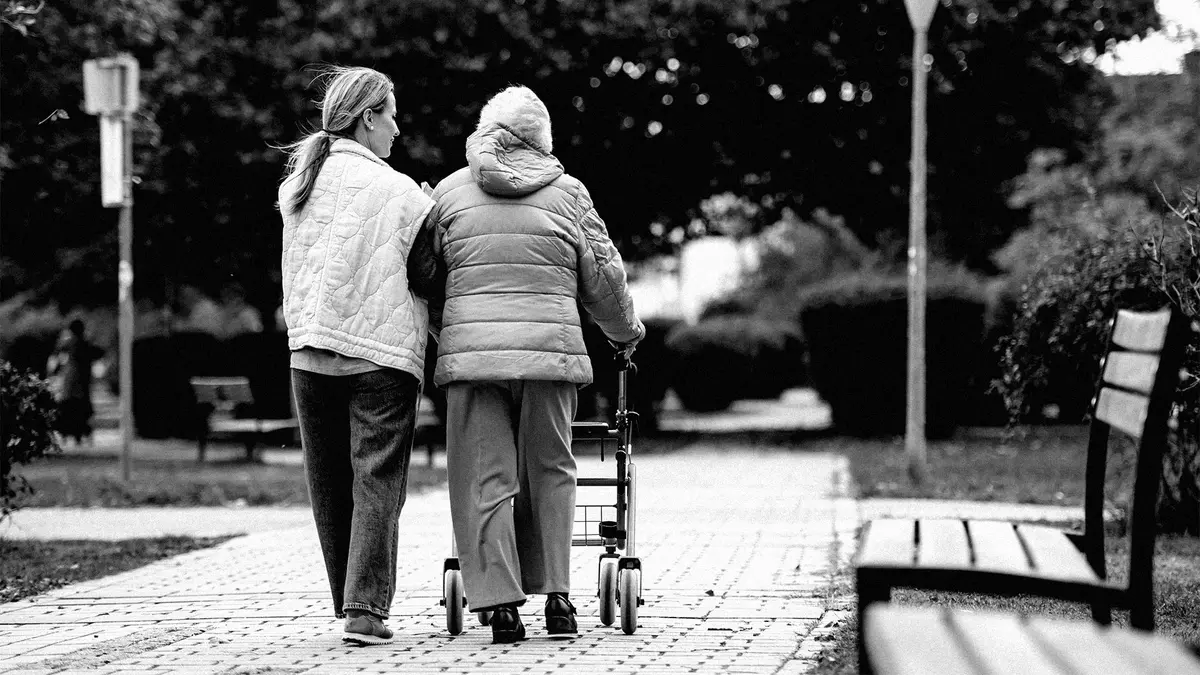 1 in 5 People Carry This Alzheimer’s Risk Gene. The Damage May Start Decades Before Memory Loss