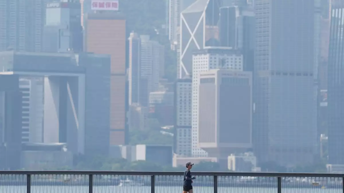 Hong Kong elderly urged to stay indoors as air pollution spikes to serious levels