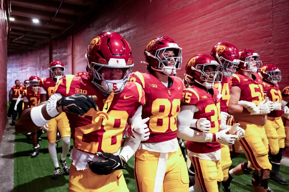 
				USC Loses Key Starter to Season-Ending Injury Right Before Facing Washington
			